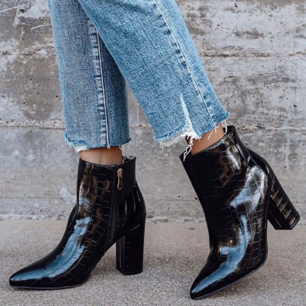 BRAND NEW LULU boots. So cute just do not fit me.